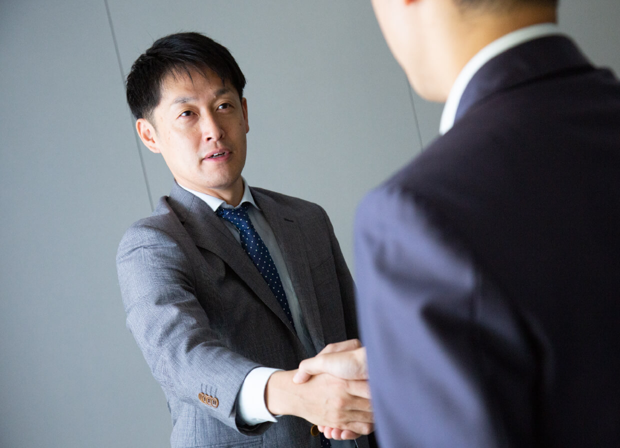 Sales Manager 吉岡 宏起
