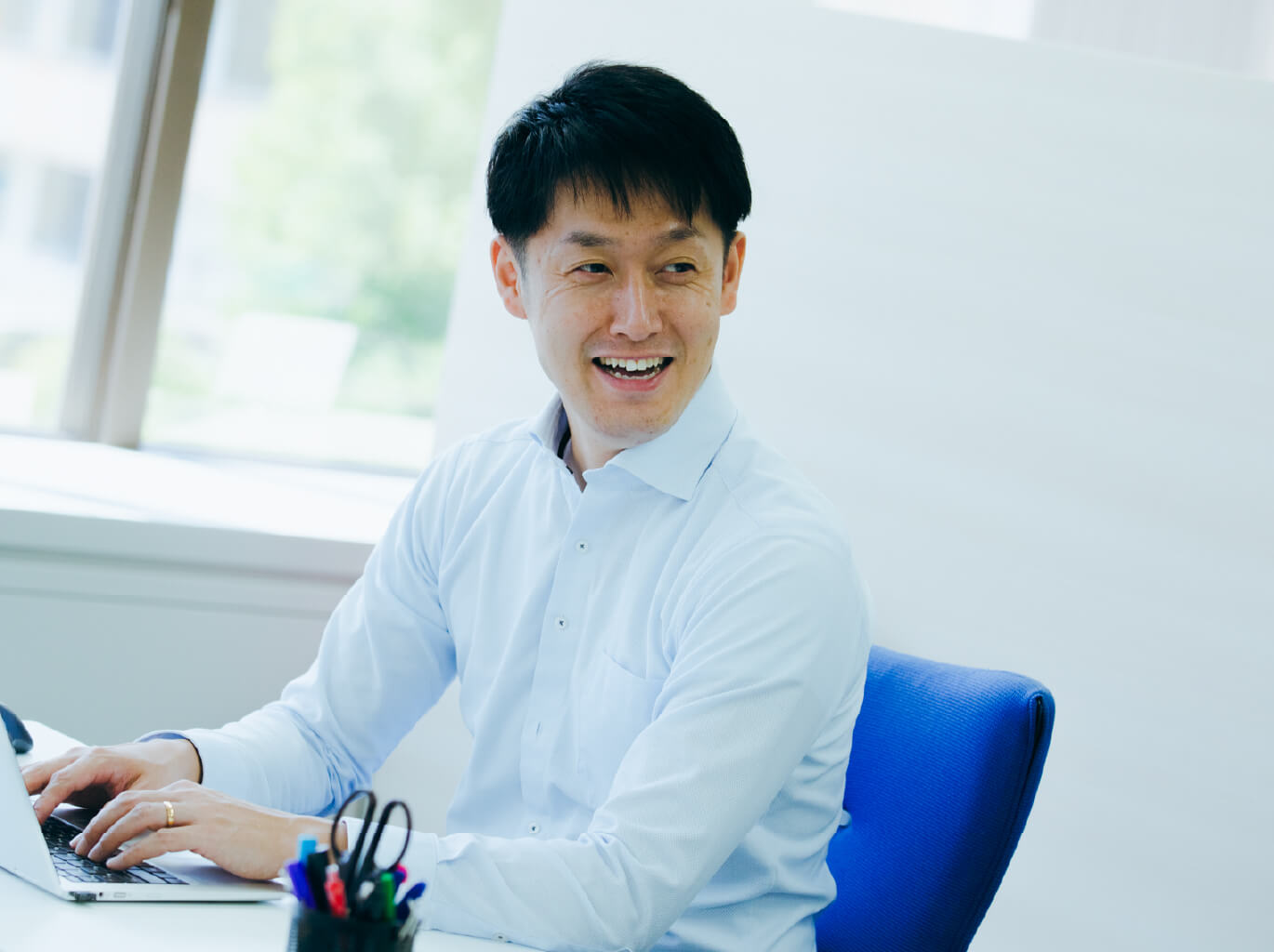 Sales Manager 吉岡 宏起